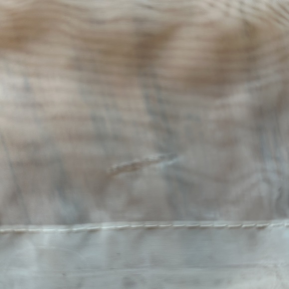 Set of two sheer drape panels with grommets 84” x 35” each) - Picture 4 of 8